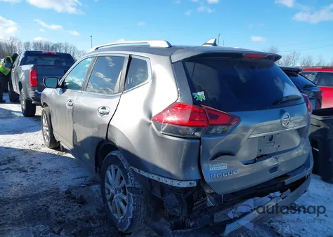 2017 Nissan Rogue Sv z USA, uszkodzony, nr VIN KNMAT2MT9HP533396